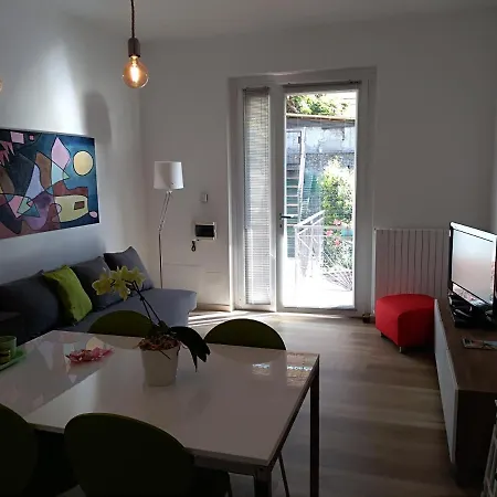A Due Passi Dal Lago.. Apartman